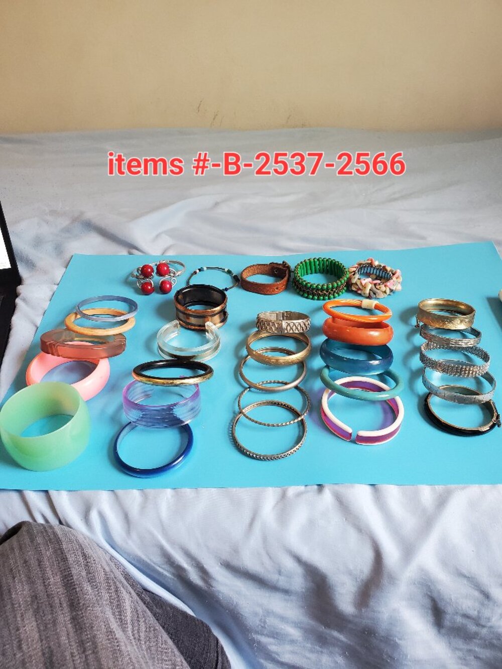 30 Bracelets, items # B-2537-2566. wt. did not measure !!
